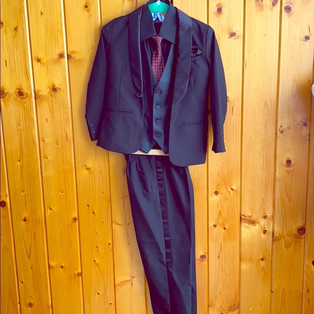 Boys full suit / tuxedo with vest & ties LOT